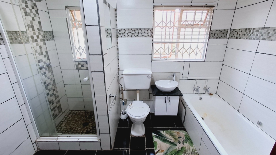 4 Bedroom Property for Sale in Vaalpark Free State